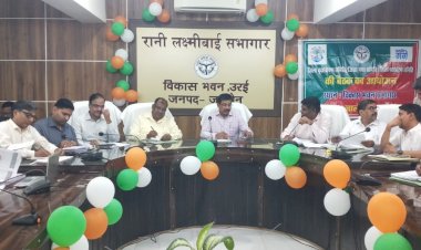 कचरे का उचित माध्यम से वैज्ञानिक निस्तारण सुनिश्चित किया जाए । डीएम