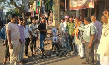 अखिल भारतीय क्षत्रिय महासभा के तत्वाधान में   सपा राज्यसभा सांसद का पुतला दहन,   राष्ट्रपति के नाम तहसीलदार को दिया ज्ञापन।