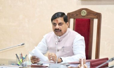 कम मोहन यादव का एक्शन,लापरवाह अफसरों पर गिरी गाज,4 बड़े अफसर निलंबित 2 को नोटिस