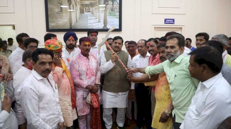 मुख्यमंत्री मोहन यादव का किसानों के लिए बड़ा तोहफा, इंदौर-पीथमपुर इकॉनोमिक कॉरिडोर में मिलेगा 60% हिस्सा, सरकार के फैसले का किसानों ने किया  स्वागत