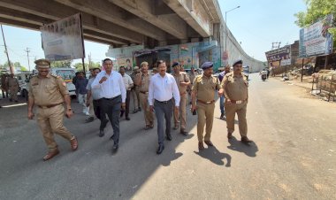 वफ्फ बिल को लेकर एहतियात,डीएम एसपी ने किया पैदल मार्च,शांतिपूर्ण हुई जुमा की नमाज