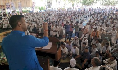 प्रदेश प्रभारी हरीश चौधरी और प्रदेश कांग्रेस कमेटी के अध्यक्ष जीतू पटवारी ने संगठन को पुनर्गठित करने एवं जमीनी कार्यकर्ताओं को निर्णायक भूमिका में लाने का संकल्प दोहराया