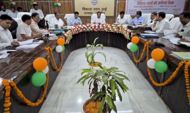 नोडल अधिकारी की समीक्षा,विद्युत,पेयजल,एवं स्वास्थ्य विभाग को व्यवस्थाएं दुरुस्त रखें। आयुक्त