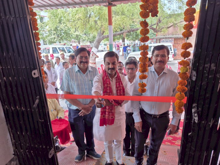 जिलाधिकारी व जल शक्ति मंत्री के प्रतिनिधि ने सुलभ कॉम्प्लेक्स का किया लोकार्पण