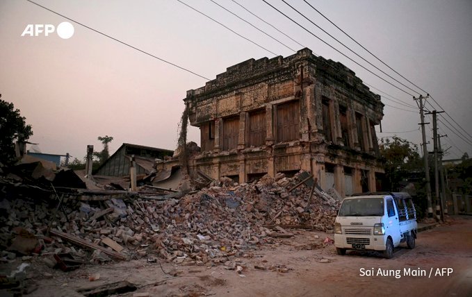 म्यांमार में आए भूकंप में अब तक 3,000 से ज़्यादा की मौत, सैकड़ों लापता लोगों की तलाश जारी