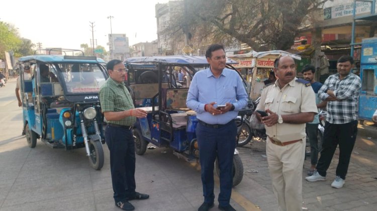 ई रिक्शा संचालकों के खिलाफ चेकिंग अभियान शुरू,28 रिक्शा बिना प्रपत्र के पकड़े गए
