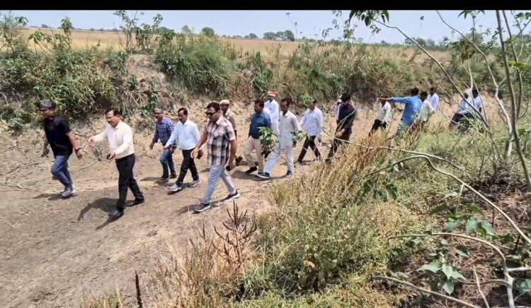 नून नदी पुनर्जीवन अभियान: तीन किलोमीटर पैदल चलकर नदी वास्तविक स्थिति को जाना