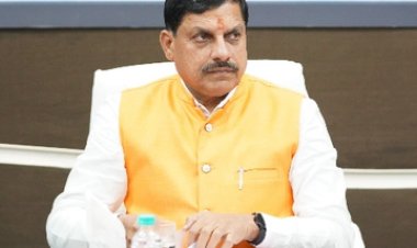 भरी बैठक में नाराज हुए सीएम डॉ. मोहन यादव, कई अफसरों- कर्मचारियों को किया सस्पेंड, रोकी वेतनवृद्धि