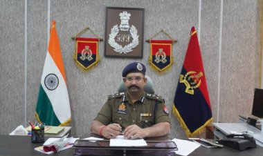 आईजीआरएस पोर्टल पर प्राप्त शिकायतों के शत-प्रतिशत निस्तारण में झांसी रेंज ने प्राप्त किया प्रथम स्थान