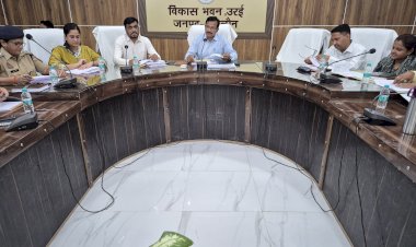 सड़क सुरक्षा को लेकर जिलाधिकारी ने दिए सख्त निर्देश, नियम तोड़ने वालों पर होगी कड़ी कार्रवाई