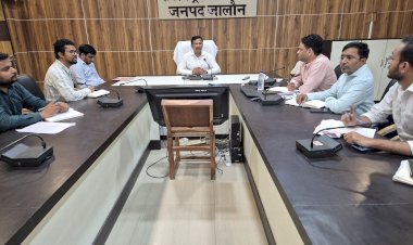 डीएम सख्त: बिजली विभाग को फटकार, लापरवाही बर्दाश्त नहीं