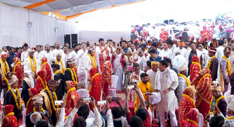 मंत्री गोविंद सिंह राजपूत सपत्नीक शामिल हुए, बुंदेली गीतों पर किया नृत्य,  जैसीनगर में कन्यादान महायज्ञ, एक ही मंच पर 600 से अधिक जोड़े परिणय सूत्र में बंधे