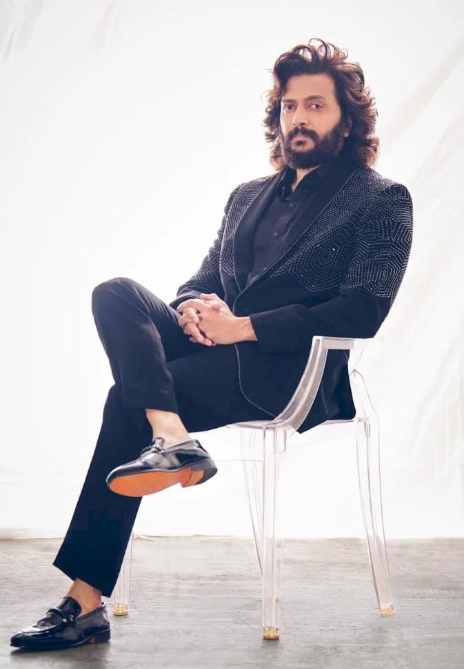 रेड 2 का दुनियाभर में 200 करोड़ रुपए का आँकड़ा पार  जानें, रितेश देशमुख की अगली बड़ी फिल्मों के बारे में