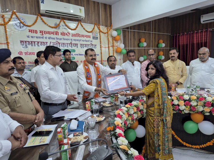 2902 होनहार छात्रों को टैबलेट हुए वितरित,शिक्षा के क्षेत्र में उत्कृष्ट कार्य करने वाले 470 विद्यालय होंगे निपुण