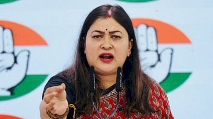 BJP बांटेगी सिंदूर, कांग्रेस ने साधा निशाना , 'मांग' के सिंदूर को ढाल बनाना चाहती है मोदी सरकार, घर-घर सिंदूर वितरण पर उठाया सवाल