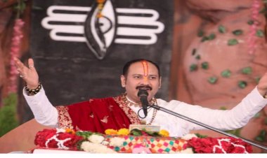 प्रदीप मिश्रा के भगवान पर बिगड़े बोल, 'मुच्छड़' कहकर बनाया मजाक; बवाल के बाद यह कहा