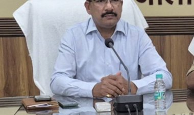 ग्राम विकास में भागीदारी के लिए आगे आएं प्रवासी- डीएम