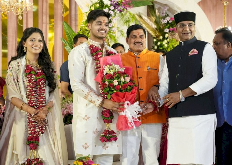 CM मोहन यादव के छोटे बेटे की सगाई, सादे समारोह में हुई रिंग सेरेमनी , मुख्यमंत्री निवास पर आयोजित हुआ समारोह