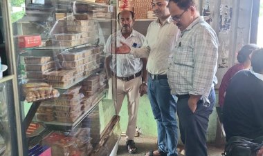 खाद्य विभाग के द्वारा पनीर,मिठाई, सब्जी के भरे नमूने,स्थानीय बाजारों के निरन्तर निरीक्षण किये जा रहे