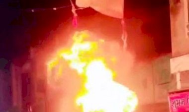 मोहर्रम जुलूस में जलाया ‘हिंदू राष्ट्र’ वाला बैनर, फैला तनाव, बाजार भी बंद, पुलिस बल तैनात