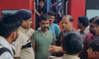 चलती ट्रेन में BJP नेता की मां का अस्थि कलश चुराने की कोशिश, रंगे हाथ पकड़ाया; जमकर हो गई धुनाई