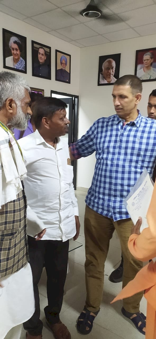 गरीबों-किसानों की पीड़ा लेकर कांग्रेस अध्यक्ष से मिले बलवान सिंह कुशवाहा, कहा- भाजपा राज में बढ़ा अन्याय और बेरोजगारी