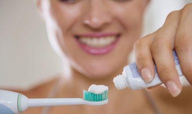 कोलगेट और टॉम्स ऑफ मेन पर टूथपेस्ट में सीसा-आर्सेनिक मिलने का अमेरिका में मुकदमा