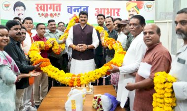 सरकारी निवास पर धूमधाम से मनाया गया खाद्य मंत्री का जन्मदिन, उत्सव में उत्साह का दिखा रंग,  फूलों की महक और तालियों की गूंज में हुआ गोविंद सिंह राजपूत का स्वागत