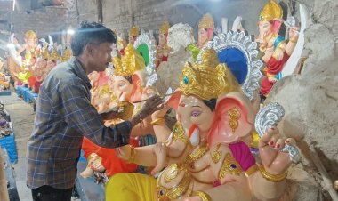 अकोदिया में 40 रुपए से 32 हजार तक की मिट्टी की मूर्तियां तैयार, चांद पर विराजमान गणेश की मूर्ति की विशेष मांग