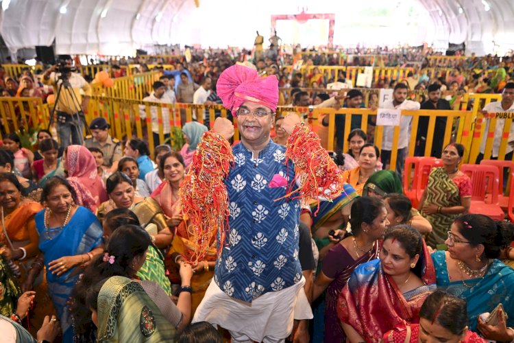लव जिहाद और नशे के खिलाफ लड़ाई को समर्पित विश्व का सबसे बड़ा 'नरेला रक्षाबंधन महोत्सव', नरेला रक्षाबंधन महोत्सव: पहले दिन मंत्री सारंग को 24 हज़ार 211 बहनों ने बांधी राखी