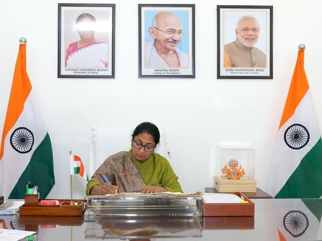 "हमले के बाद भावुक हुईं सीएम रेखा गुप्ता, अब हर विधानसभा में करेंगी जनसुनवाई, बोलीं- जनता की आवाज दबने नहीं दूंगी"