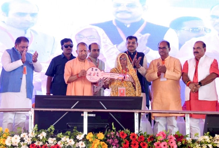 डबल इंजन की सरकार ने उत्तर प्रदेश से खत्म किया माफियाराज-योगी आदित्यनाथ,प्रतापगढ़ में 570 करोड़ की परियोजनाओं का शिलान्यास कर जिले के विकास को नई दिशा
