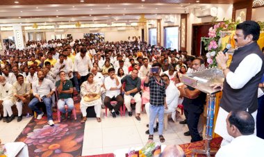 शिक्षक हमारे जीवन में दीपक की तरह हैं, जो स्वयं तपकर हमें ज्ञान का प्रकाश देते हैं : गोविंद सिंह राजपूत  बीना में मेधावी छात्र-छात्राओं और श्रेष्ठ शिक्षकों के सम्मान समारोह में शामिल हुए खाद्य मंत्री