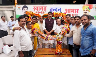 जैन समाज ने अहिंसा, सत्य और समाजसेवा के आदर्श मूल्यों को आगे बढ़ाया : गोविंद सिंह राजपूत,  राहतगढ़ जैन समाज की नई समिति ने खाद्य मंत्री का किया सम्मान