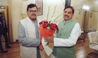 सिंधिया समर्थक मंत्रियों की अनसुनी कर रहे अफसर, सीएम मोहन यादव से की शिकायत; कांग्रेस बोली- BJP कर रही कांग्रेस मेयर की छवि खराब