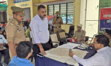 सम्पूर्ण थाना समाधान दिवस में जिलाधिकारी एवं पुलिस अधीक्षक ने सुनीं शिकायतें, दिए त्वरित निस्तारण के निर्देश