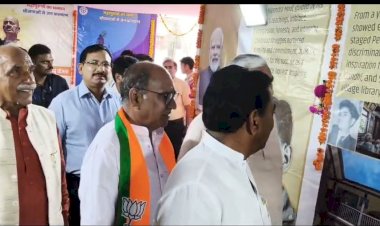 प्रधानमंत्री के जन्मदिवस पर इंदिरा स्टेडियम में 15 दिवसीय भव्य चित्र प्रदर्शनी का शुभारम्भ