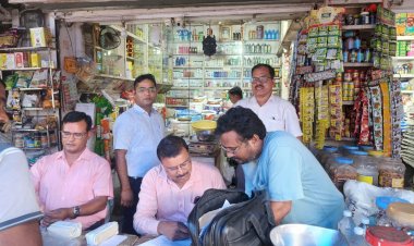 नवरात्र व दशहरा त्योहारों को देखते हुए खाद्य सुरक्षा विभाग की बड़ी कार्रवाई विभिन्न प्रतिष्ठानों से पापड़, सिंघाड़े का आटा, साबूदाना व घी के नमूने संगृहीत