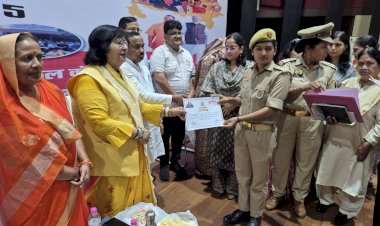 राज्यमंत्री प्रतिभा शुक्ला ने उत्कृष्ट कार्य करने वाली महिलाओं को किया सम्मानित