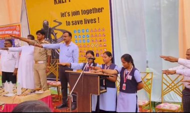 परिवहन विभाग ने लगाया स्वास्थ्य परीक्षण शिविर, छात्राओं ने निभाई एआरटीओ और यातायात प्रभारी की भूमिका