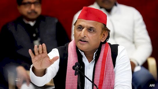अखिलेश यादव की गाड़ियों पर 8 लाख का चालान, सपा अध्यक्ष का तंज – "चालान करने वाला जरूर BJP से होगा"