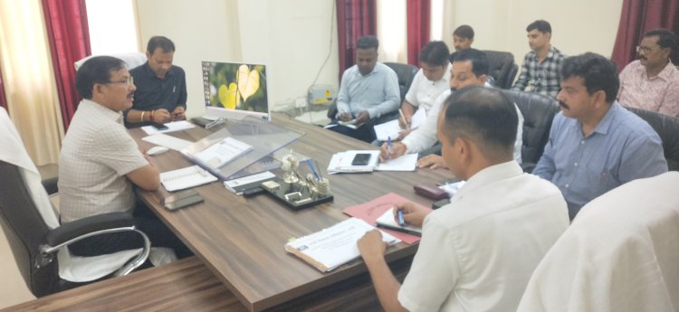 डीएम का सख्त रुख: अवैध निर्माणों पर तुरंत कार्रवाई के निर्देश,नई टाउनशिप विकास में तेजी
