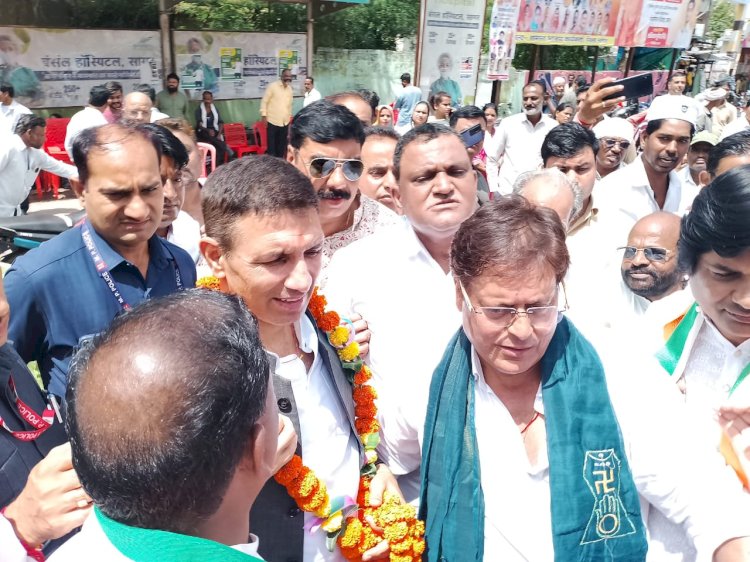 सागर पहुंचे प्रदेश कांग्रेस अध्यक्ष जीतू पटवारी ने कहा कि जनता को अपने वोट के अधिकार के प्रति पूर्ण सजग रहना चाहिए: जगह-जगह हुआ आत्मीय स्वागत