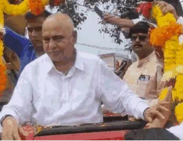 रोड शो के दौरान BJP प्रदेशाध्यक्ष की तबीयत बिगड़ी: बैतूल में जीप के दरवाजे में दबी दो उंगलियां, खून बहा, चक्कर आए