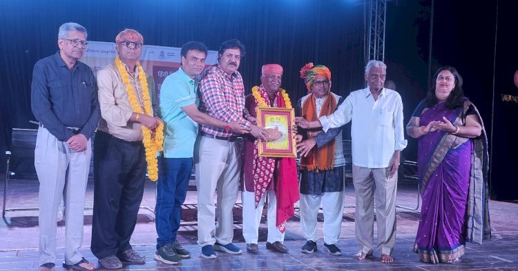 निजता के वृत्त को तोड़ कर जो समाज में विलीन हो, वह लोक है – कला मनीषी उपाध्याय