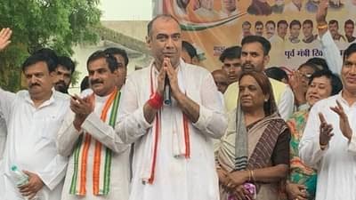 गरीबों की लिस्ट में विधायक की पत्नी :मुख्यमंत्री तीर्थ दर्शन योजना में नाम,कांग्रेस का तंज शायद यही सबसे गरीब; विधायक का जवाब- मुझे जानकारी नहीं