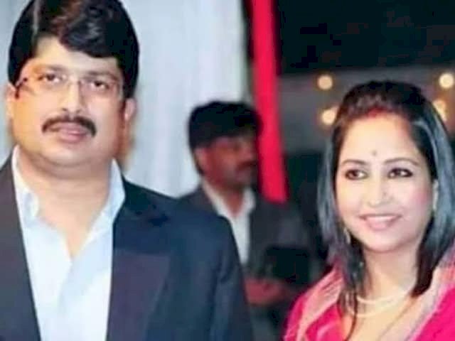 विधायक राजा भैया की बढ़ी मुश्किलें :  पत्नी भानवी सिंह बोलीं- मेरी जान को खतरा,राजा के पास हथियारों का जखीरा:सबूतों के साथ PMO में की शिकायत