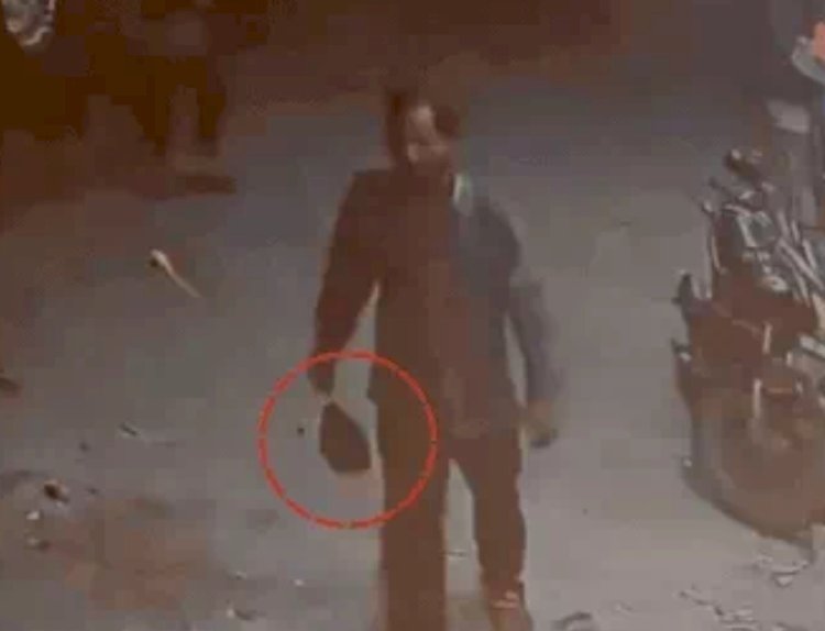 दोस्त का सिर का काटकर मार्केट में घूमा, फिर कूड़े में फेंक दिया, कमरे में मिला धड़; सामने आया CCTV फुटेज