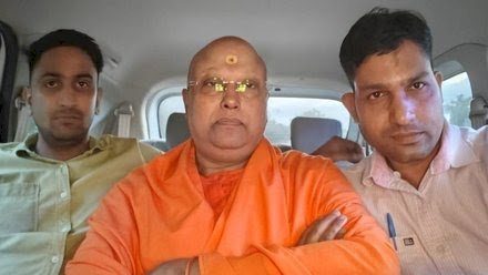 बाबा चैतन्यानंद स्वामी गिरफ्तार : दिल्ली पुलिस ने चैतन्यानंद को आगरा के होटल से दबोचा