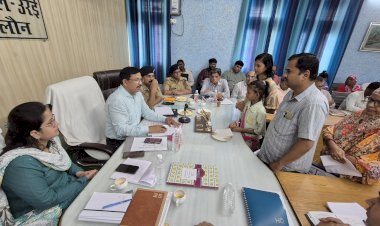 अनाथ बच्चों की शिक्षा की जिम्मेदारी उठाएगी उत्तर प्रदेश सरकार, डीएम ने बहिन के साथ दोनों भाइयों की शिक्षा के लिए बीएसए को किया आदेशित